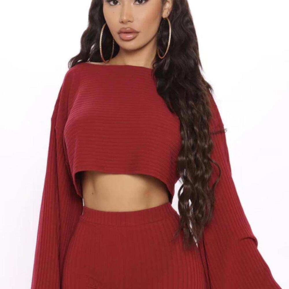 Fashion Nova Women's Red and Burgundy Crop-top